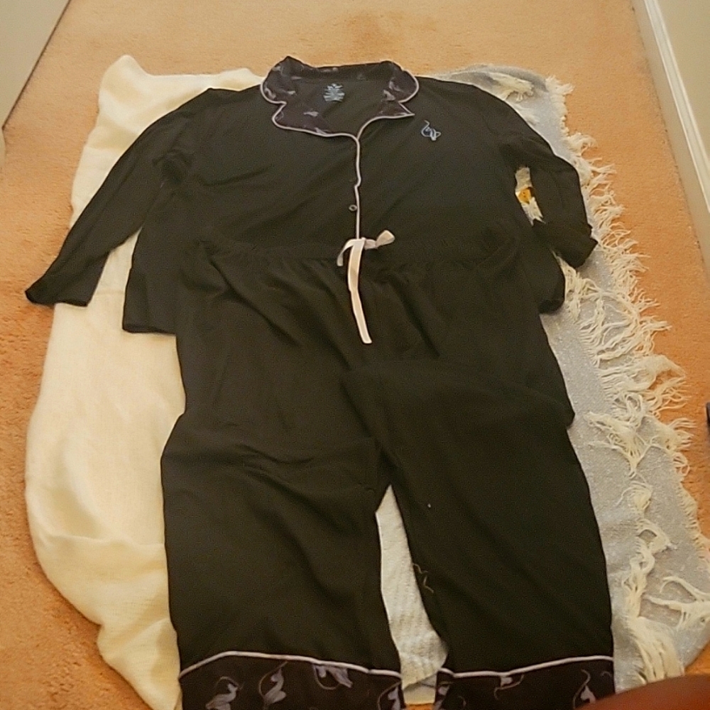 Ladies 2 piece pajamas set